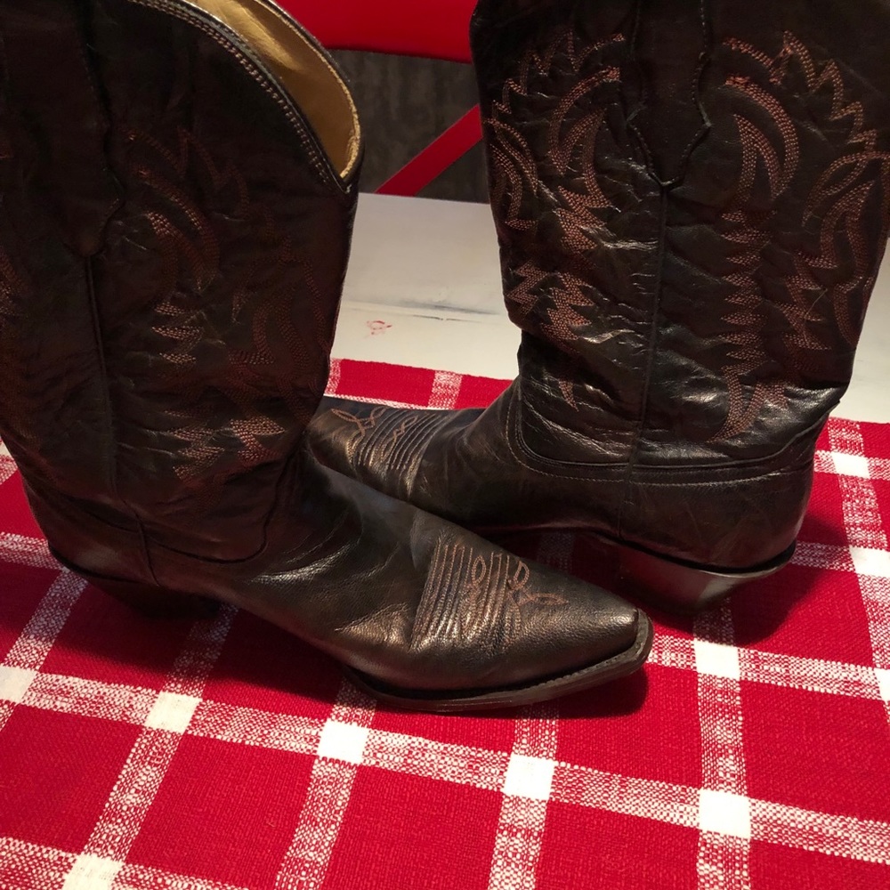 Women’s Cowboy Boots - Picture 2 of 6